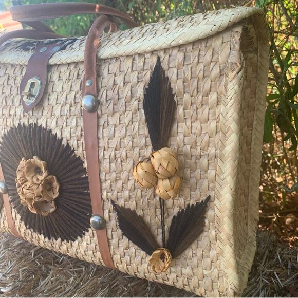 Large Woven Tote Wicker Rattan Vintage Leather Handwoven Mexican Tote Bag - Picture 4 of 15